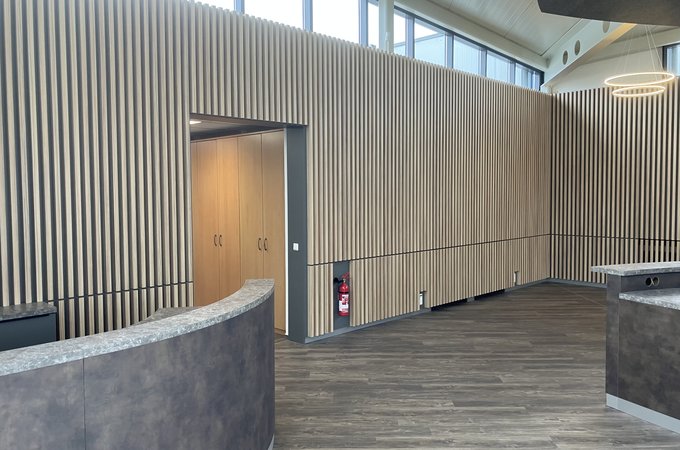 Wandverkleidung Holzlamellen 