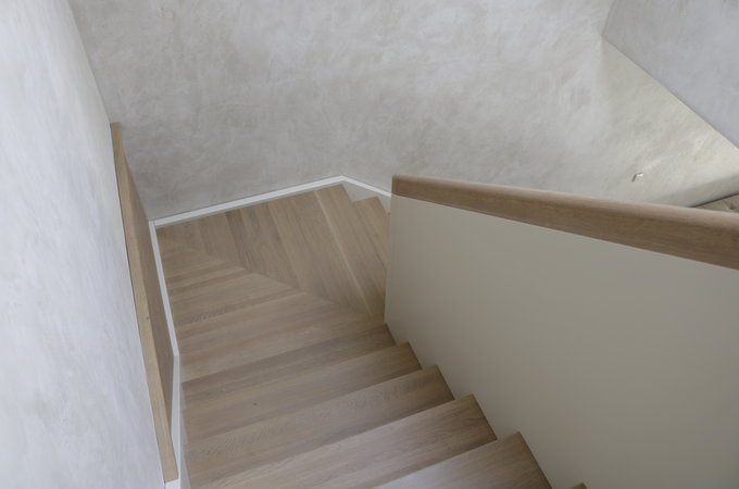 Treppe mit Einbauschrank 