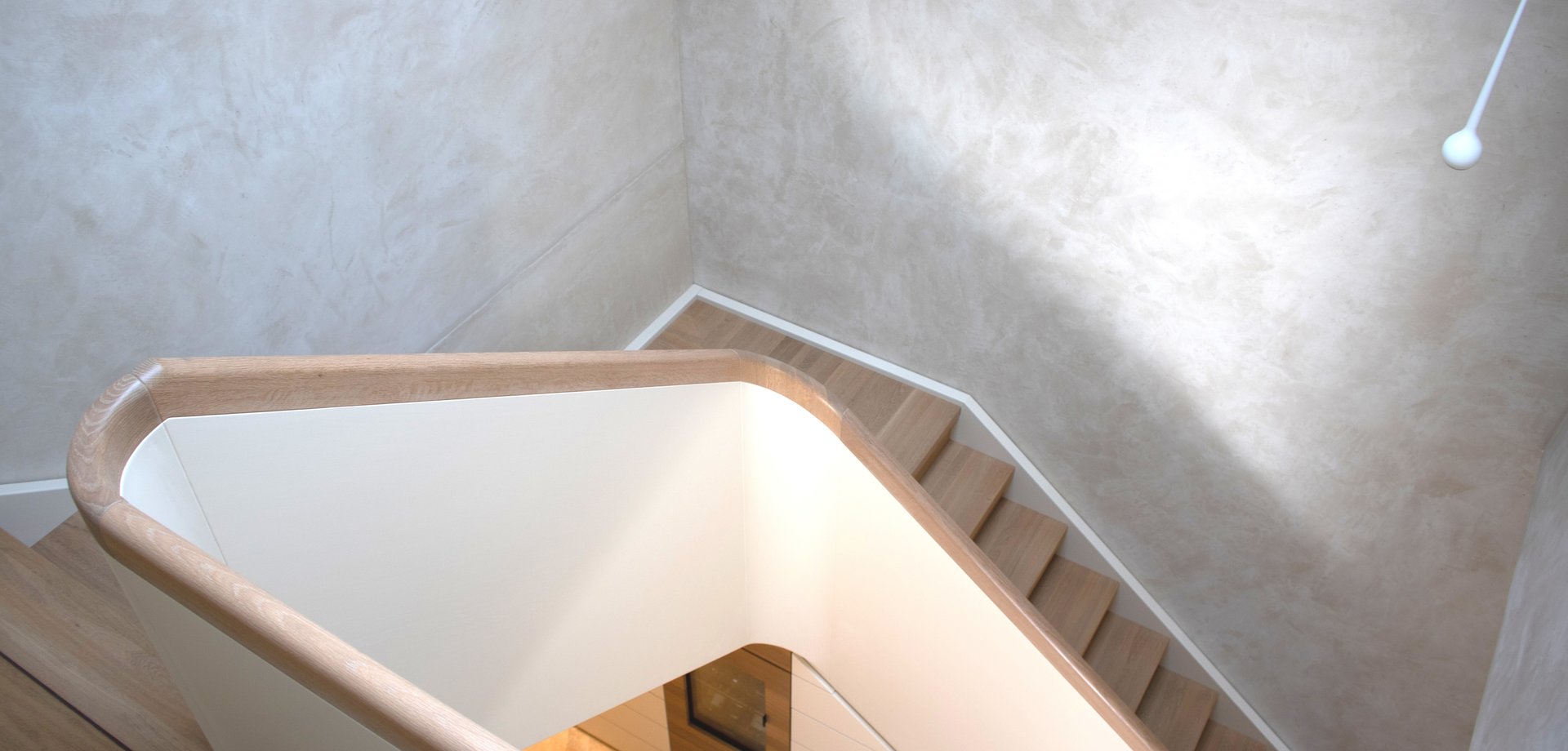 Treppe mit Einbauschrank 