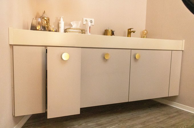 Wandschränke Behandlungszimmer
