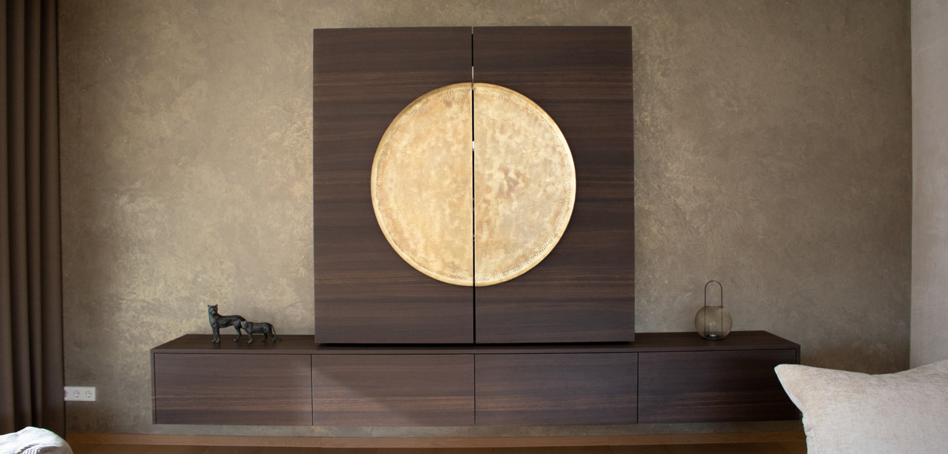 Barschrank Barschrank an der Wand