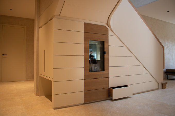 Treppe mit Einbauschrank 